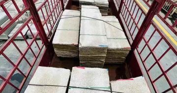 台州 黄金麻花岗岩荔枝面，光面毛板装车完成