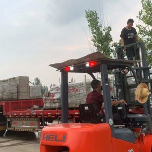 台州 黄金麻冰裂纹，地铺石装车