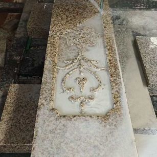 台州 黄金麻花岗岩异形加工雕刻栏杆大柱