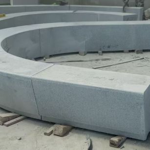 台州 芝麻白花岗岩光面弧形坐凳