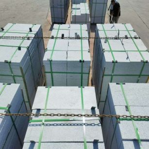 台州 芝麻白花岗岩5公分地铺石 花岗岩厂家工厂装车日常