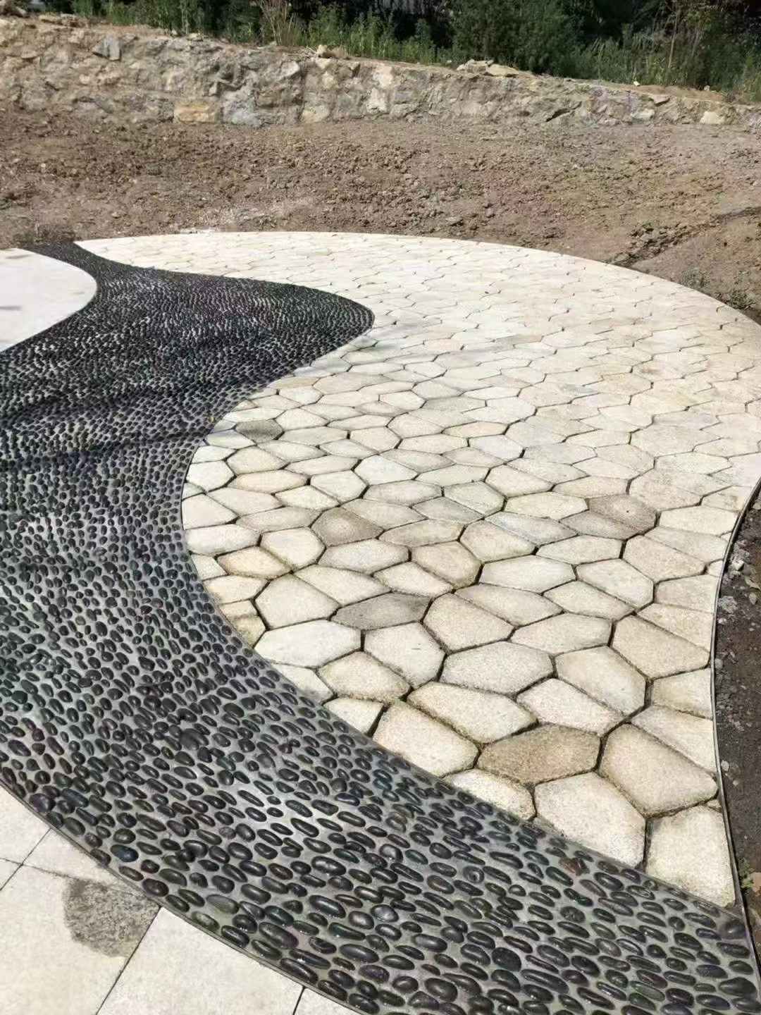 台州 黄金麻冰裂纹地铺石工地铺装案例