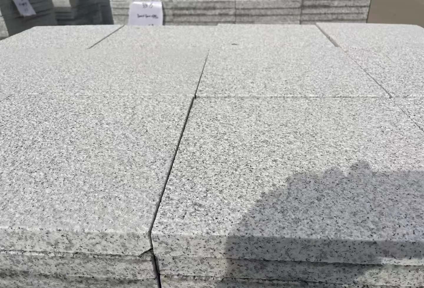 台州 白麻花岗岩石材推荐 荔枝面地铺石