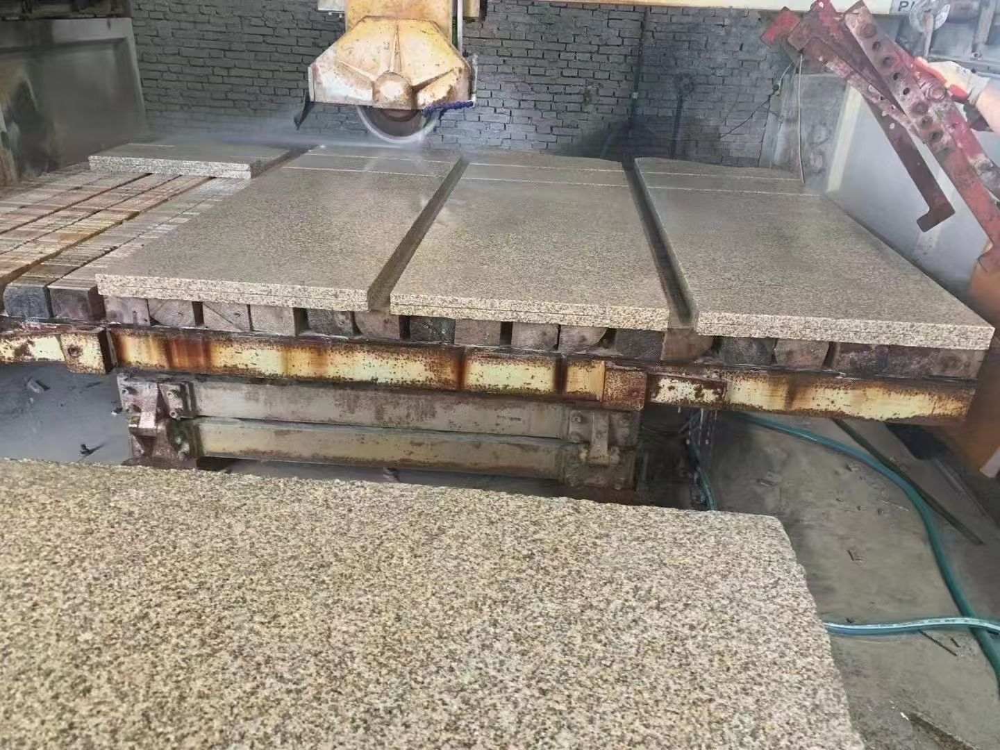 台州 黄金麻荔枝面成品板加工