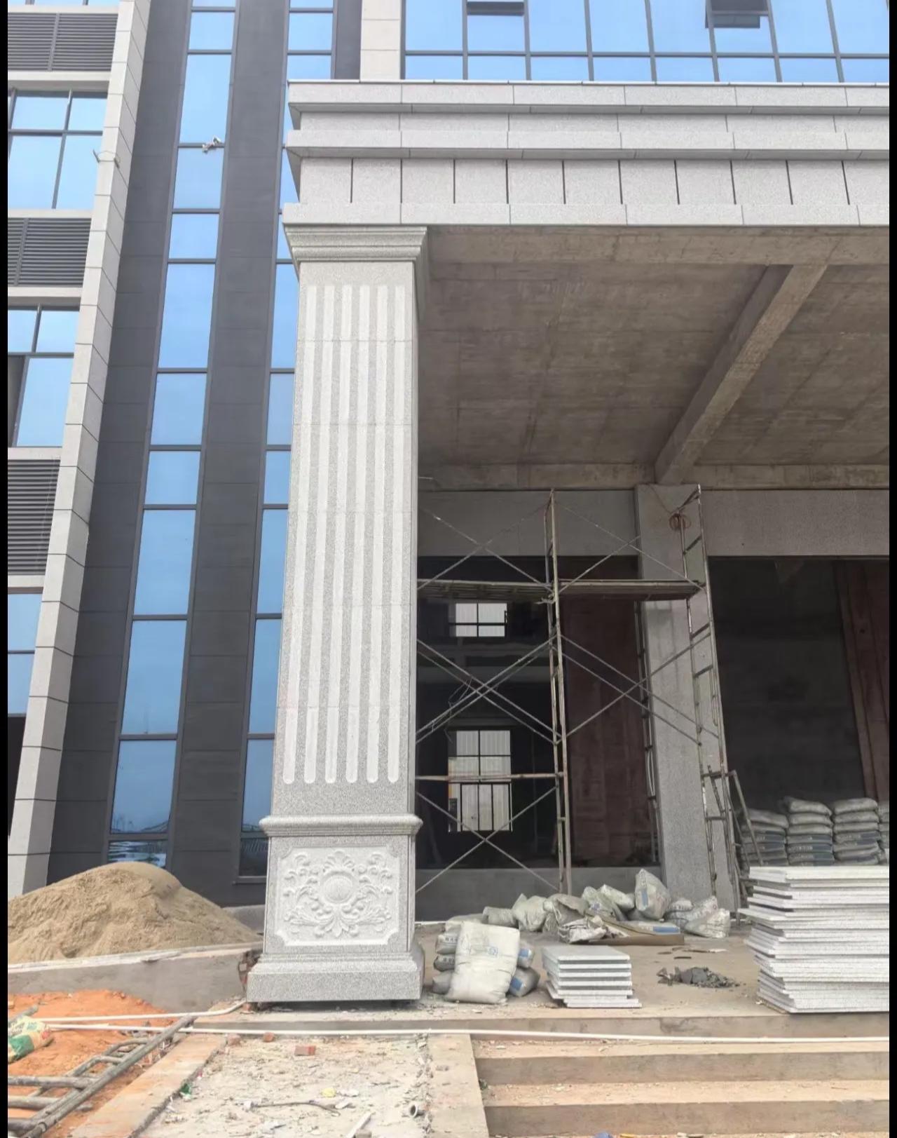 台州 芝麻白光面花岗岩门楼大柱（罗马柱）配雕花底座