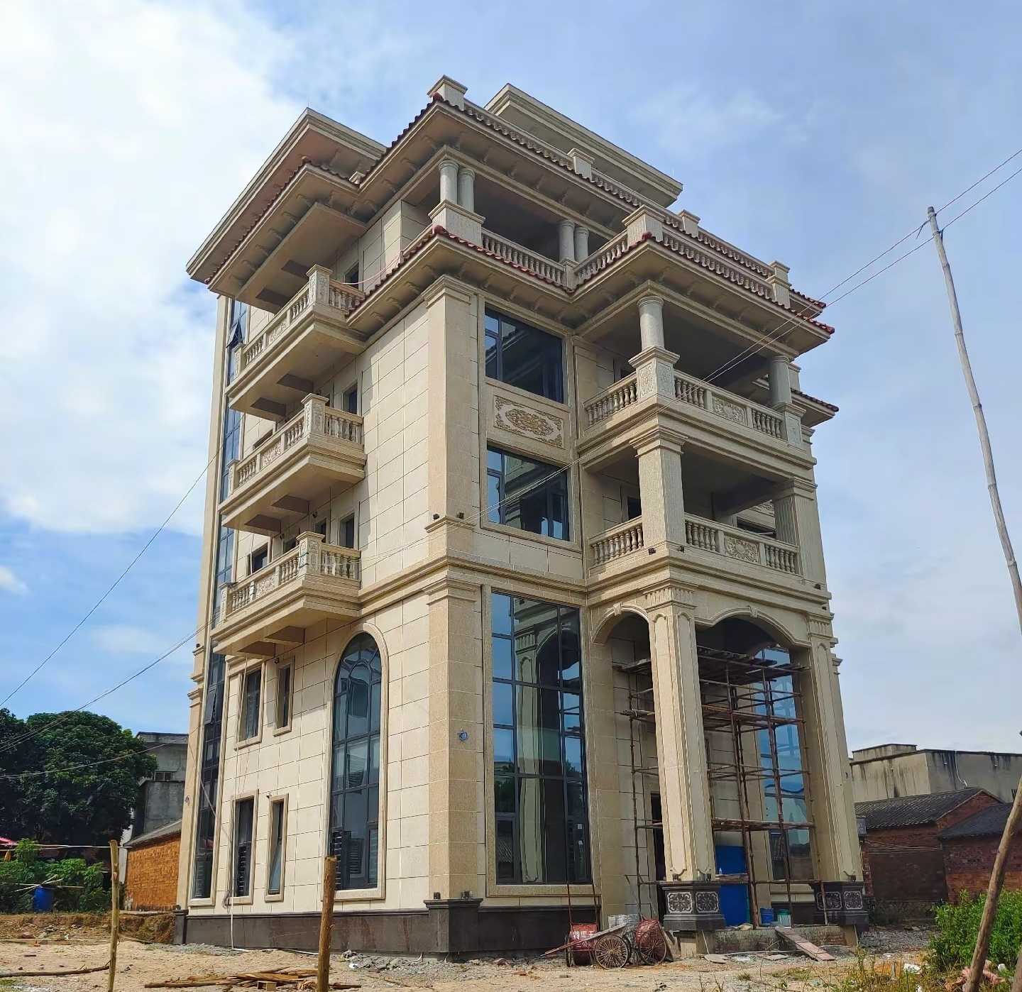 台州 黄金麻花岗岩石材别墅外墙干挂搭配（雕花栏杆花瓶柱门楼罗马柱）