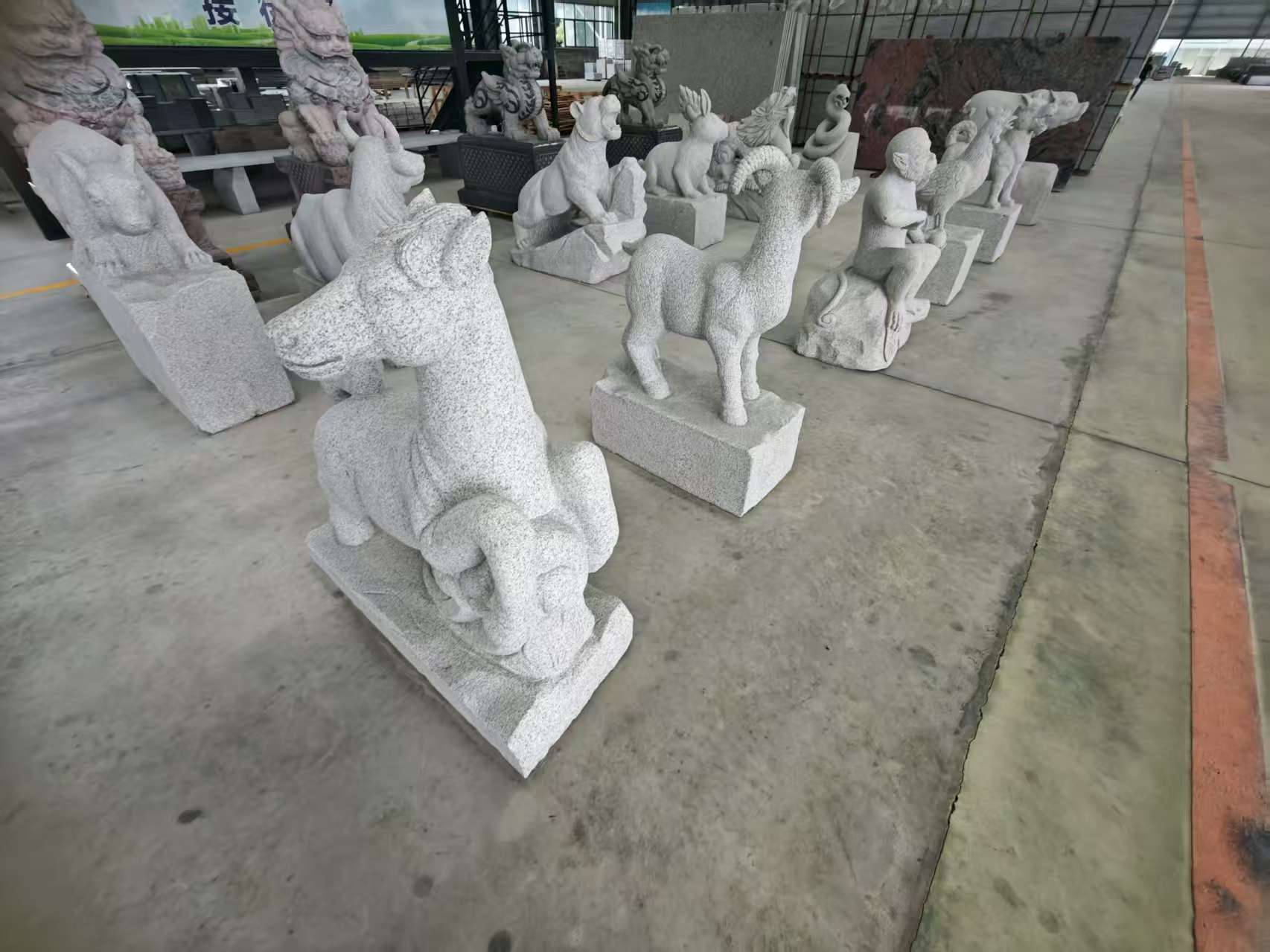 台州 芝麻白花岗岩造型立体雕刻——十二生肖