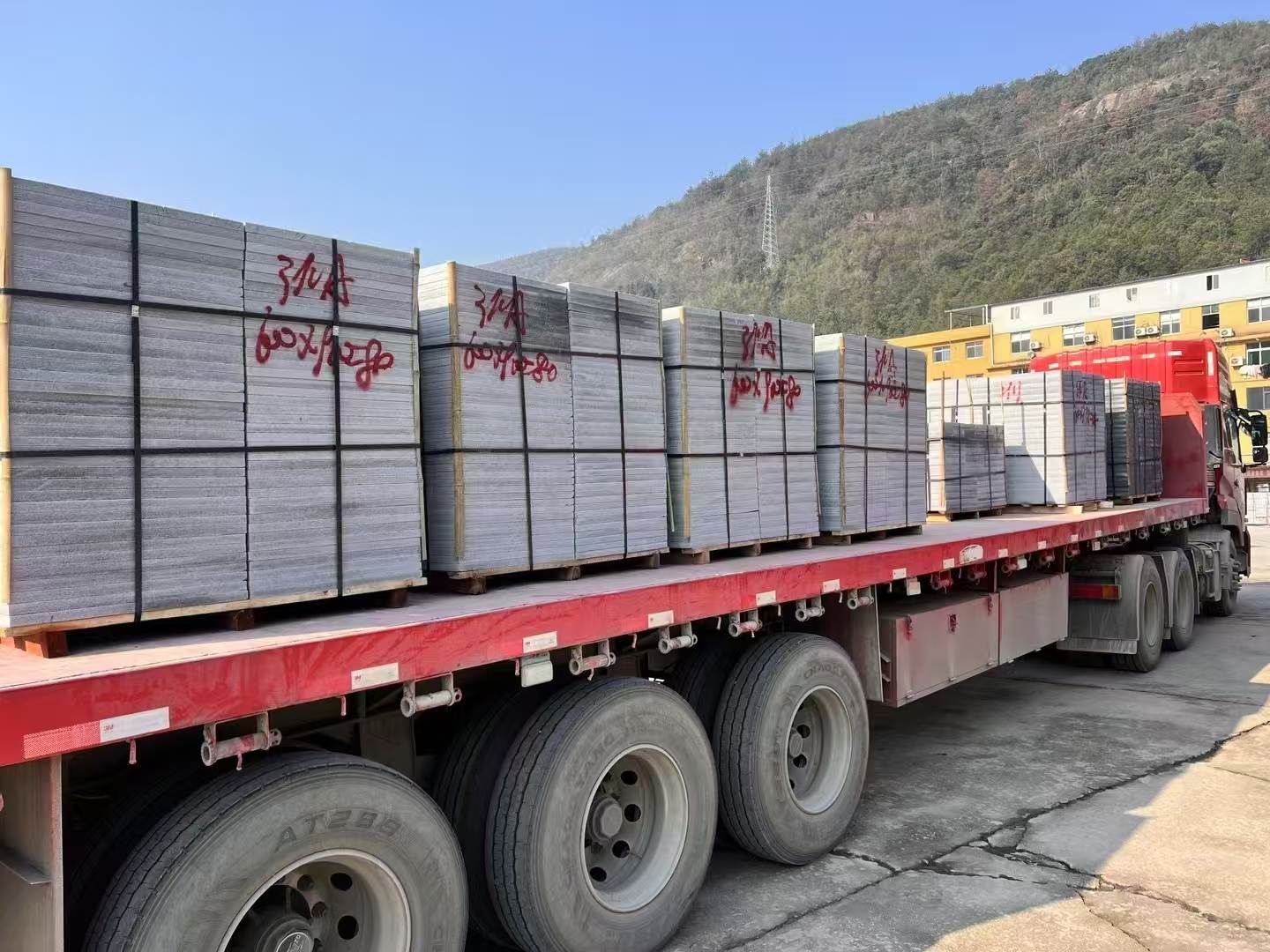 台州 芝麻灰地铺石出货日常