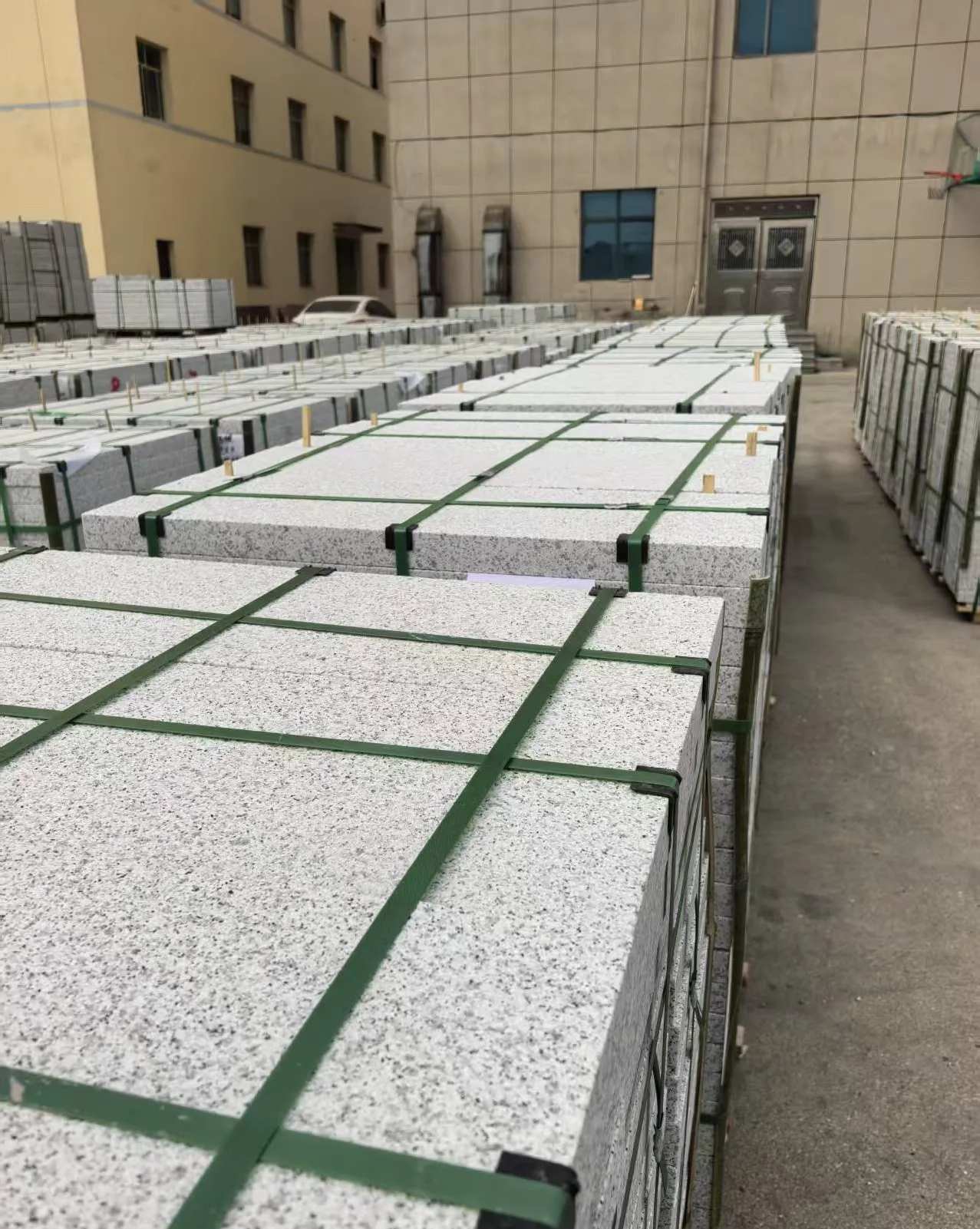 台州 白麻花岗岩5.0公分荔枝面地铺石