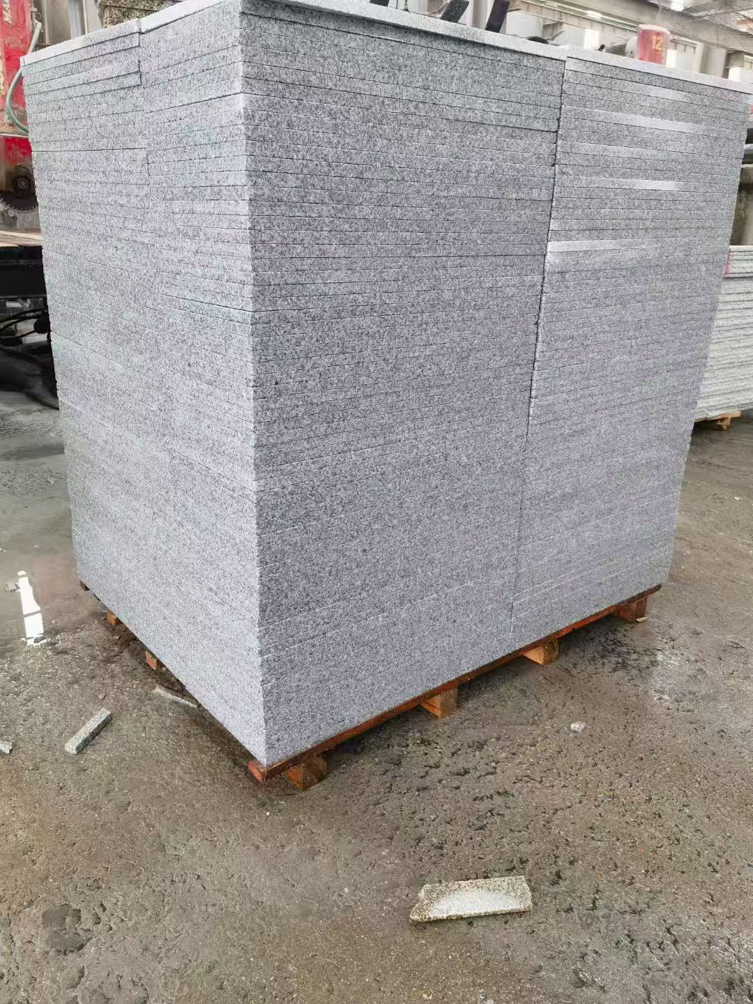 台州 芝麻白火烧面1.8厚300*600地铺石，尺寸标准，厚薄均匀