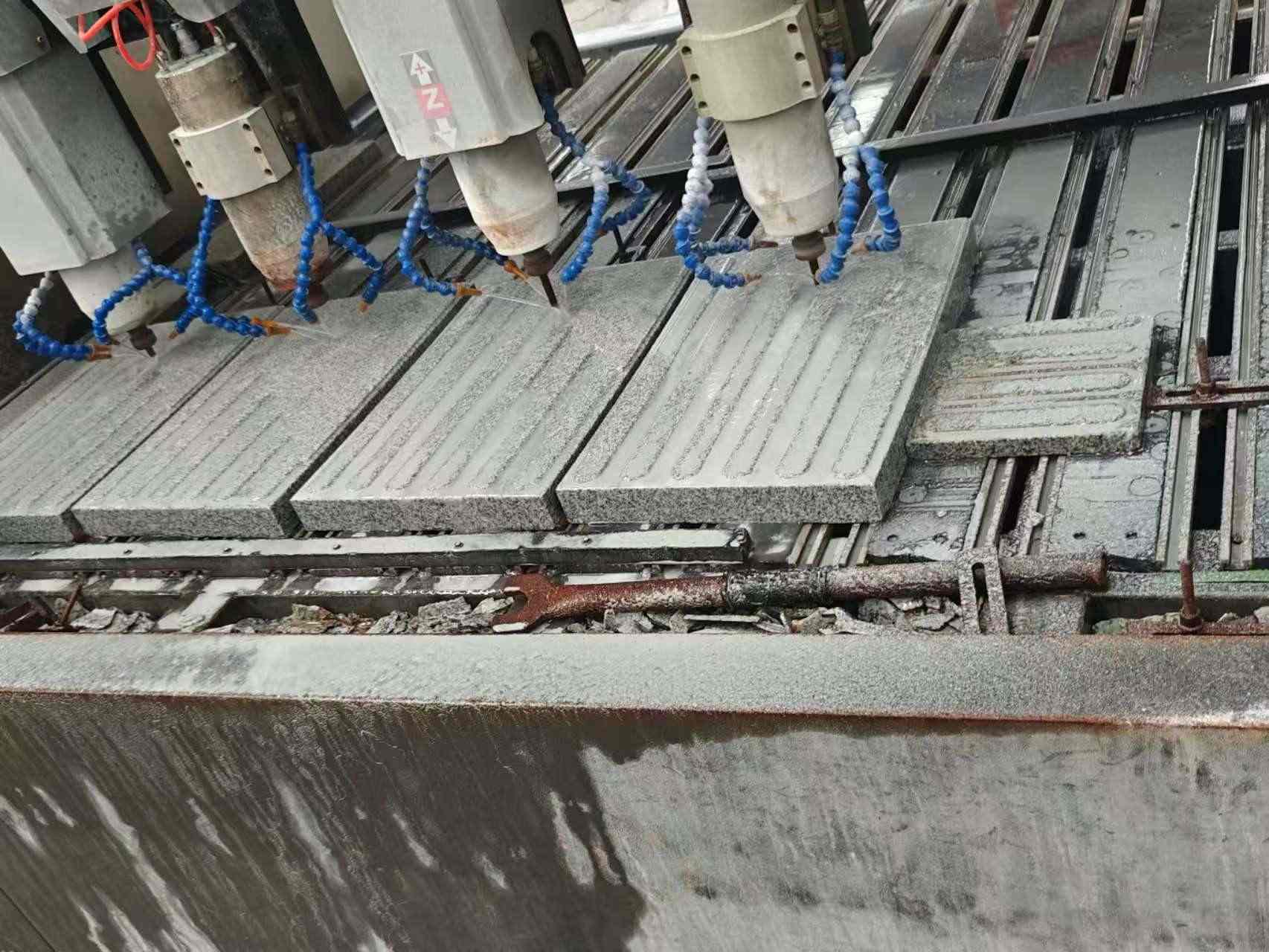 台州 芝麻白花岗岩荔枝面盲道雕刻