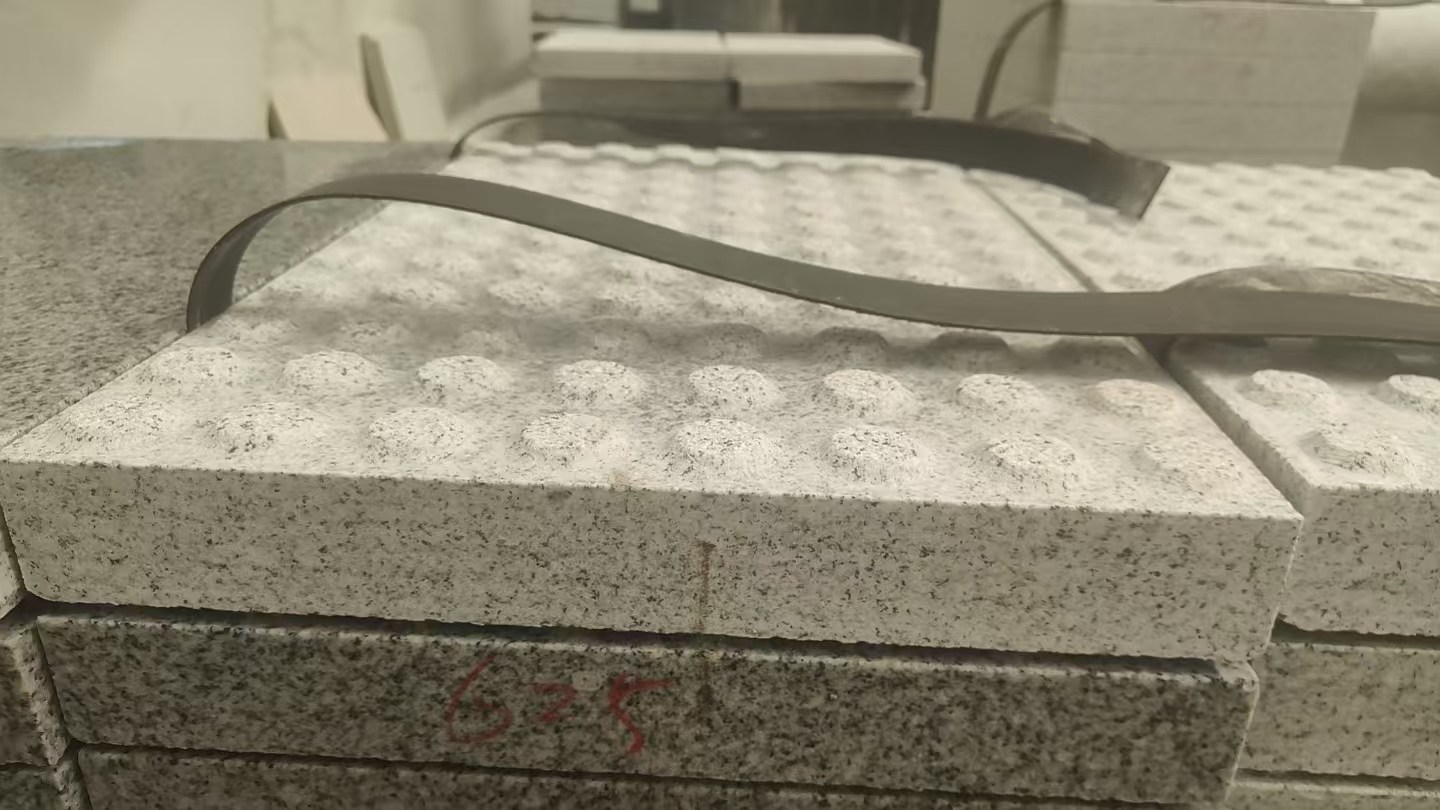 台州 芝麻白花岗岩6.0公分荔枝面五轴加工雕刻盲点