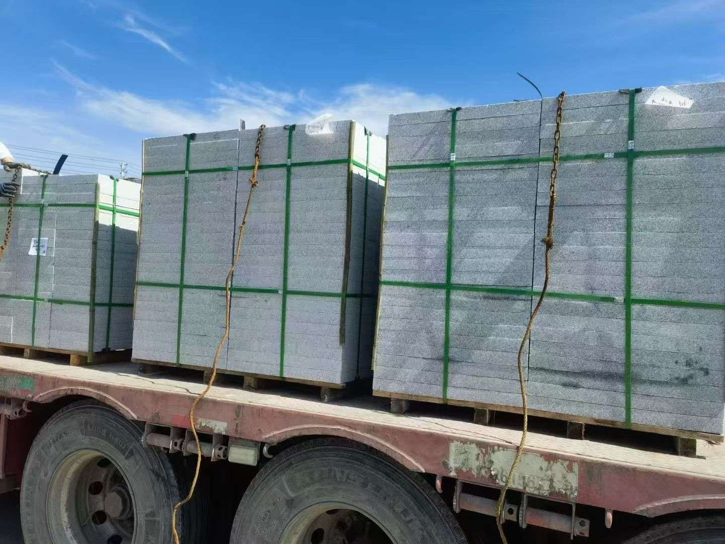 台州 芝麻白花岗岩地铺石装车日常