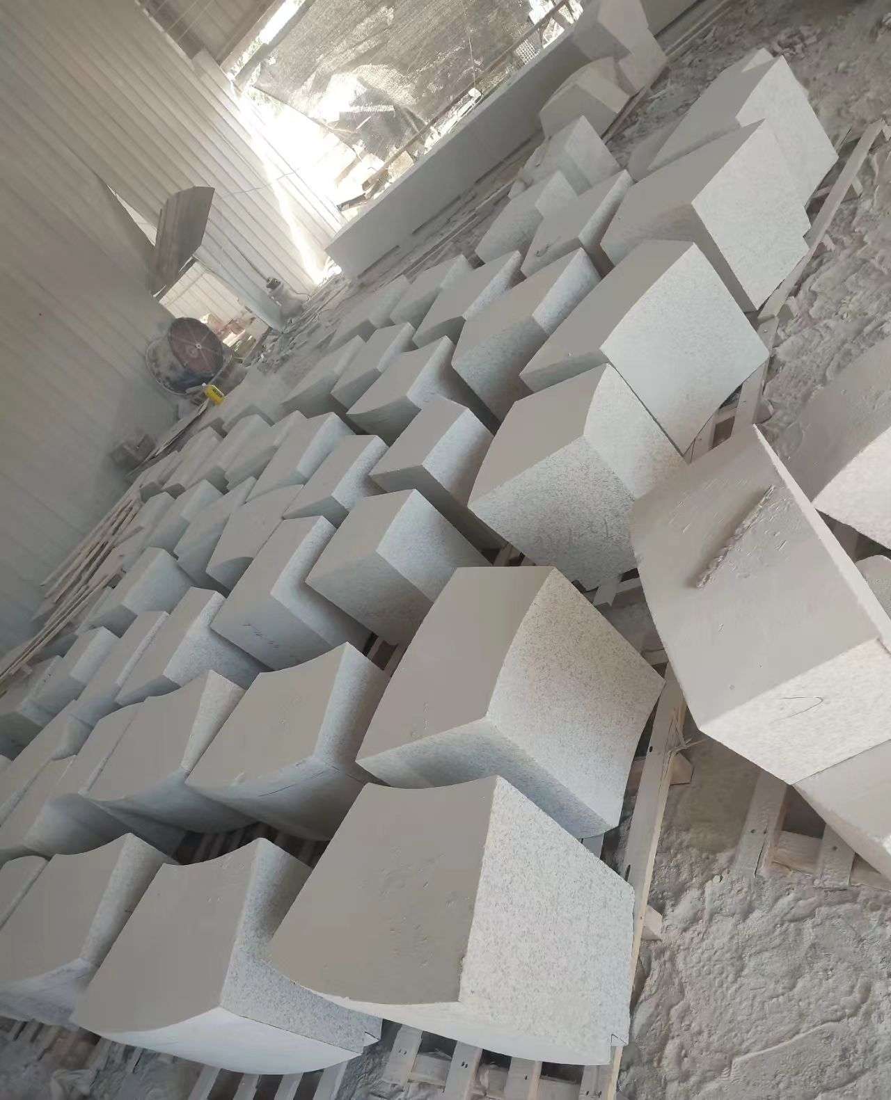 台州 白麻花岗岩异形坐凳