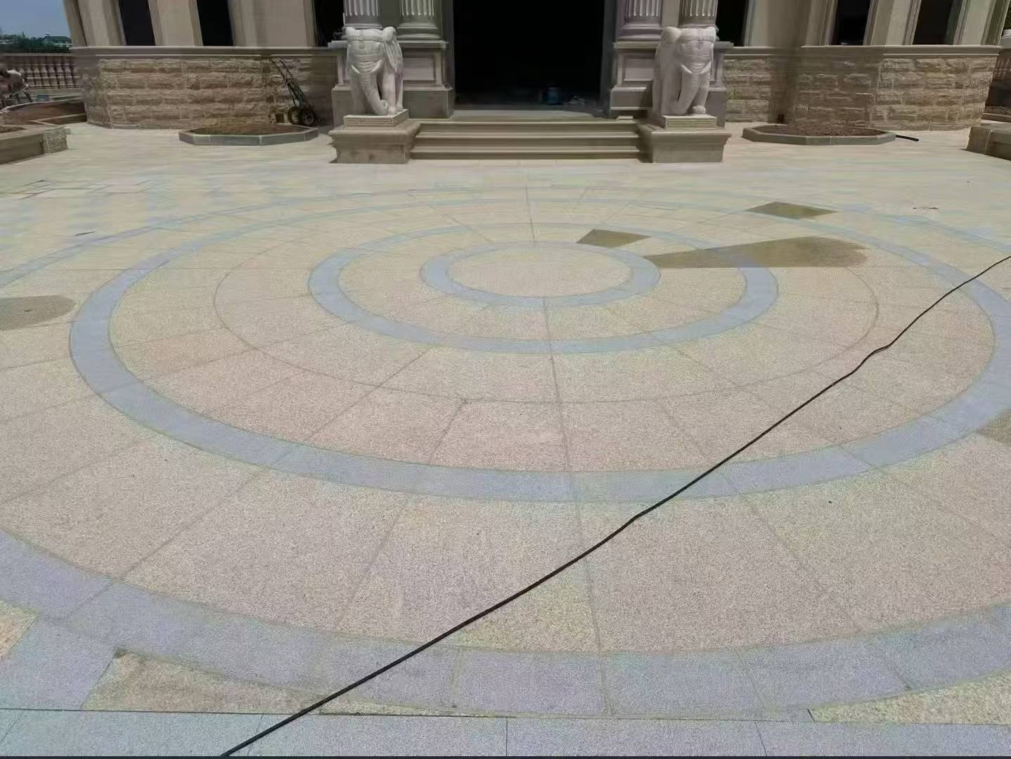 台州 黄金麻芝麻灰花岗岩石材地铺拼接效果