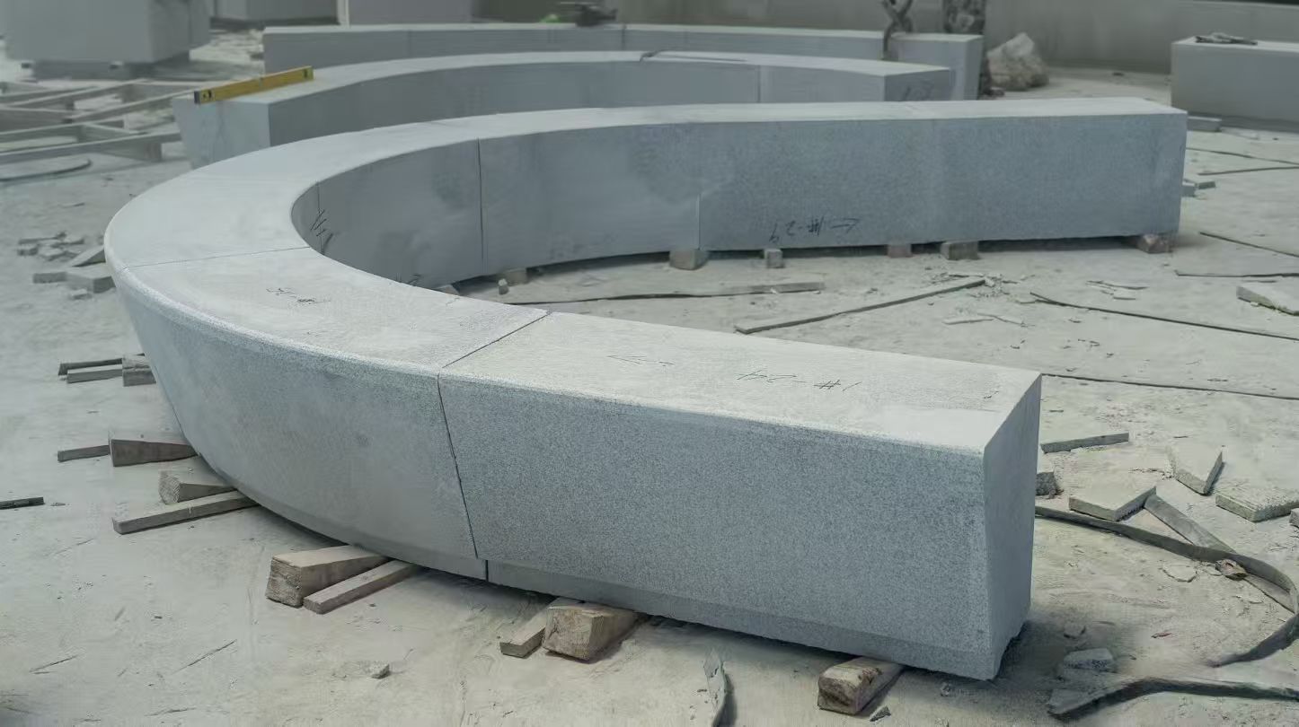 台州 芝麻白花岗岩光面弧形坐凳